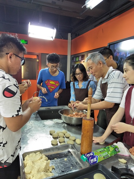 共捧一轮明月，感恩永存心间――太阳成集团tyc539导师团中秋节感恩活动