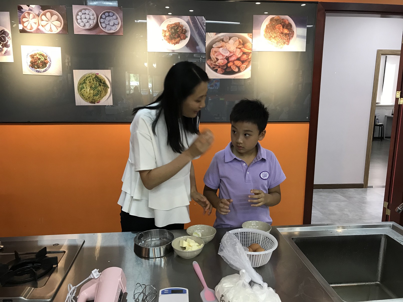 太阳成集团tyc539工会举行六一亲子烘焙活动